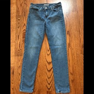 Levi’s 711 Skinny jeans